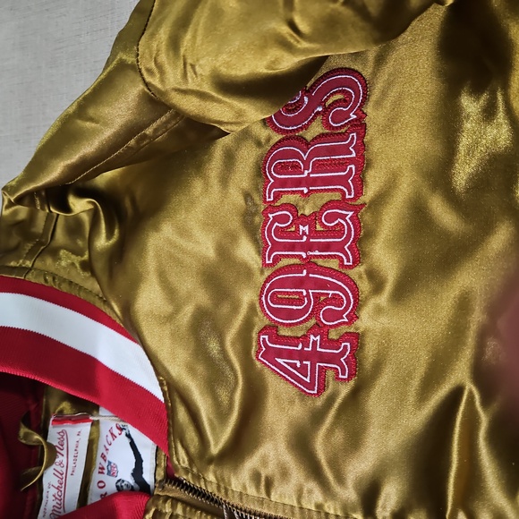 Mitchell and Ness Satin Gold San Francisco 49ers Heavyweight Jacket. XXL - Picture 5 of 16
